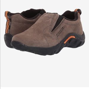 Boys Merrell Jungle Moc semi-formal slip ons.